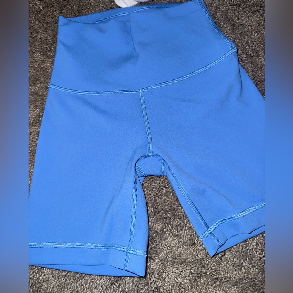 Lululemon Pool party 6 inch bike shorts